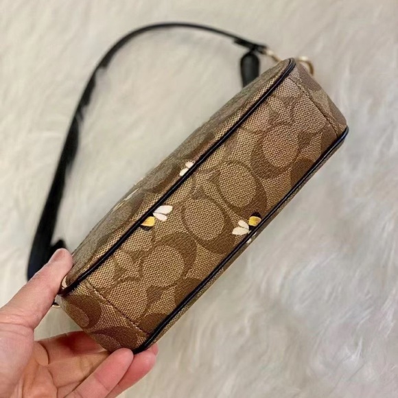 Coach C8673 19 In Signature Canvas With Bee Print - Picture 3 of 5